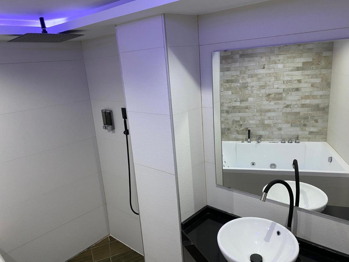 Apartamentos Las 7 Esencias Linares  Luaran gambar