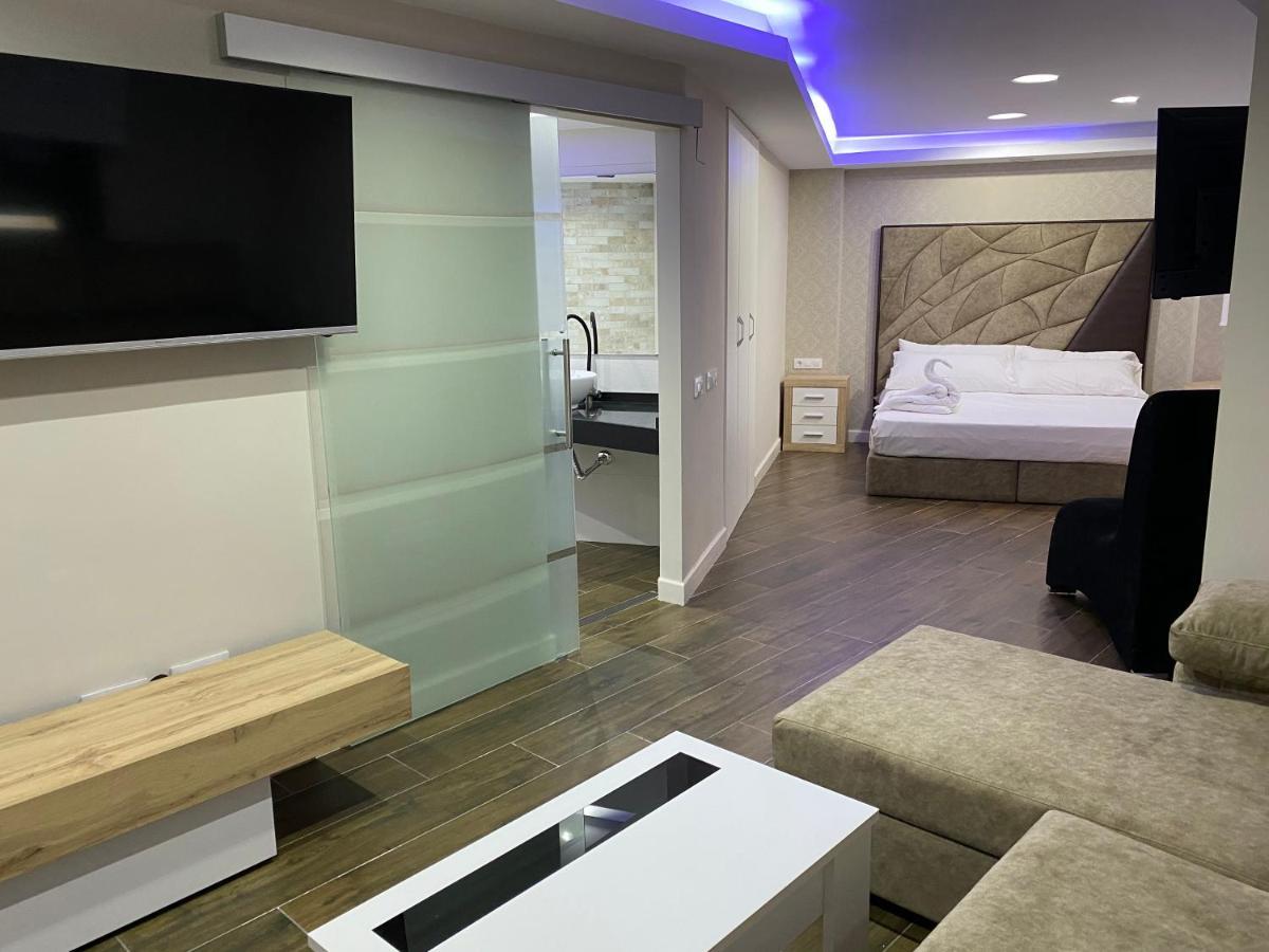 Apartamentos Las 7 Esencias Linares  Luaran gambar